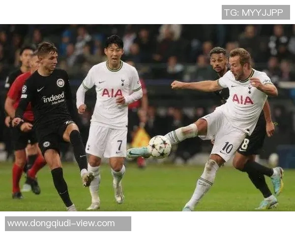 欧冠激战里昂大胜热刺补时进球引发争议全场沸腾