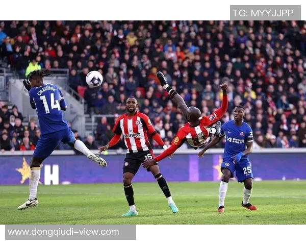 英超激战:马竞6-2大胜里昂争议判罚引发全场热议 英超激战:马竞6-2大胜里昂争议判罚引发全场热议