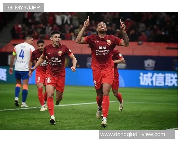 中超精彩对决：里昂与那不勒斯激战成和补时瞬间引发全场狂欢